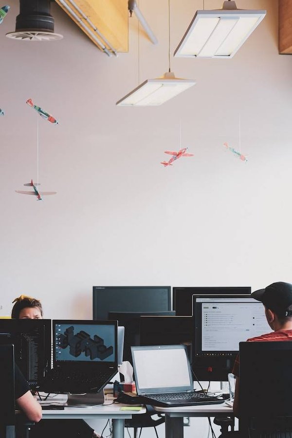 Comment gérer les projets informatiques en équipe : les meilleures pratiques